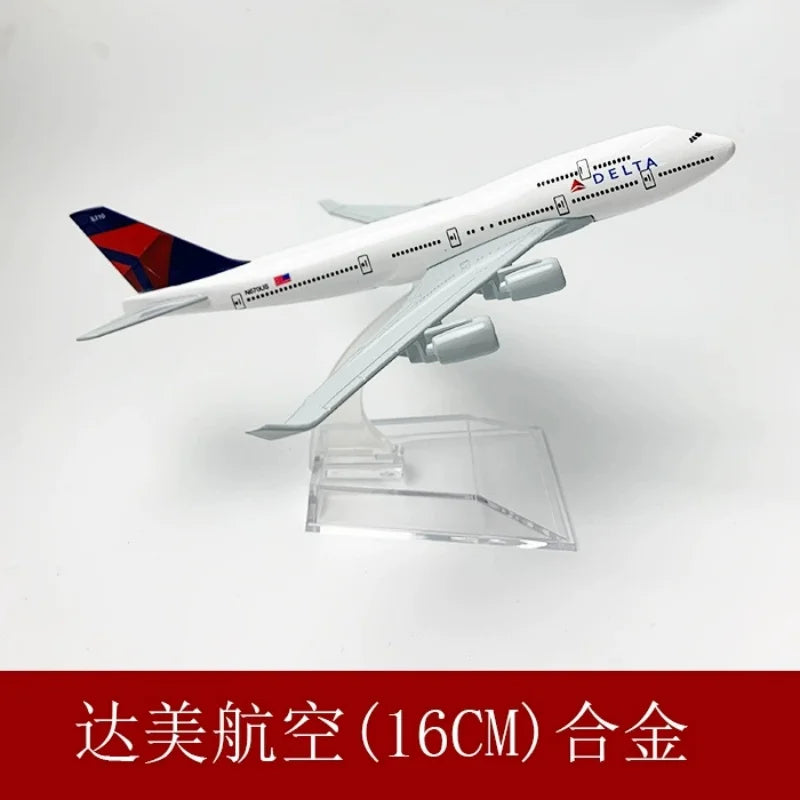 16CM delta B747 Airplane Model Replica Alloy Material Scale Aircraft Diecast 1/400 Scale Planes toys for boy Collected Gift