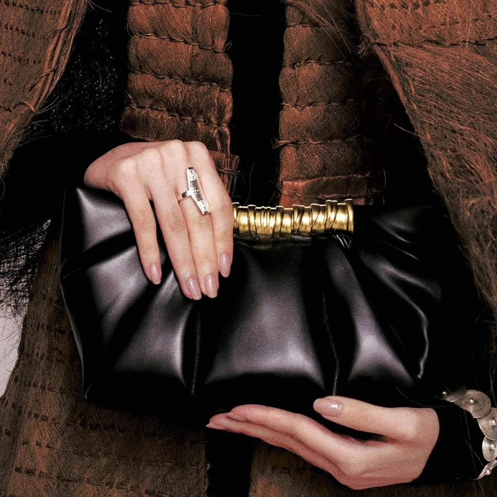 Luxury Golden Black Clutch Bag Cloud Bag Metal Folded Dumpling Bag High Quality Banquet Bag Single Shoulder Bag 2026 Fashion