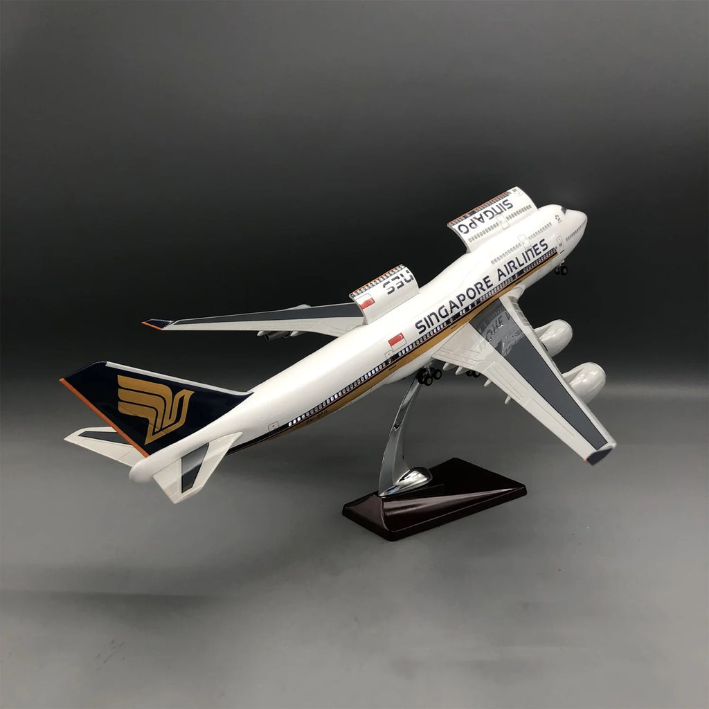 47cm Diecast 1:160 Scale Airplanes B747 Singapore Airways Resin Plane Model Kit Opened Hatch Door With LED Aviation Hobbies Toy