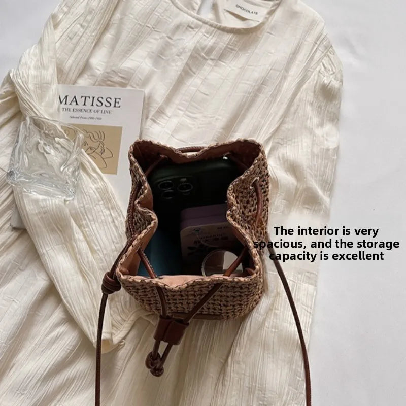 New Women Handmade Woven Mini Crossbody Bag Fashion Versatile Beach Straw Woven Bucket Purse Casual Simple Shoulder Underarm Bag