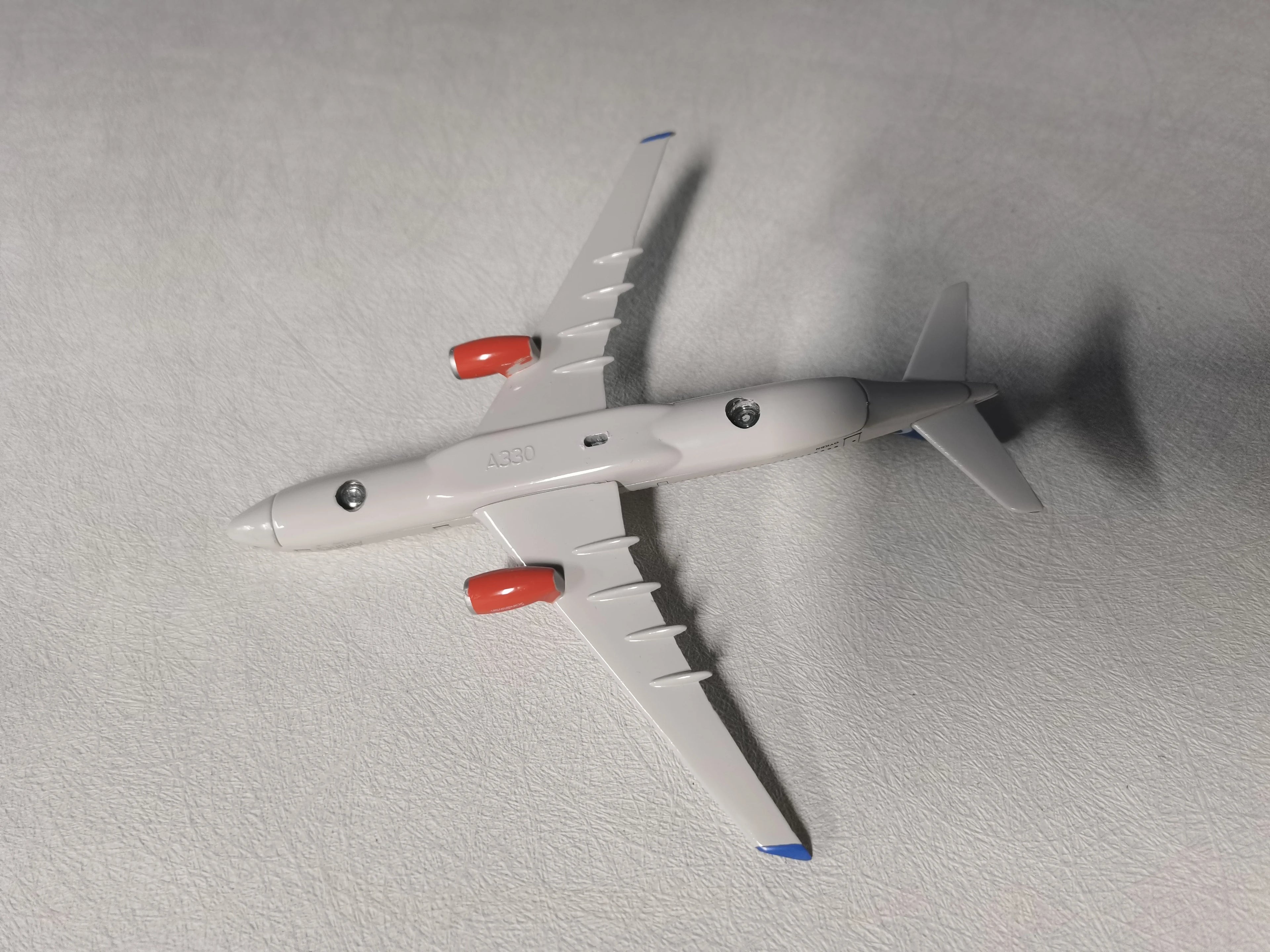 Decoration Model Toys 16CM 1/400 SAS A330 Model Star Alliance Airlines W Base Metal Alloy Aircraft Plane Collectible Display