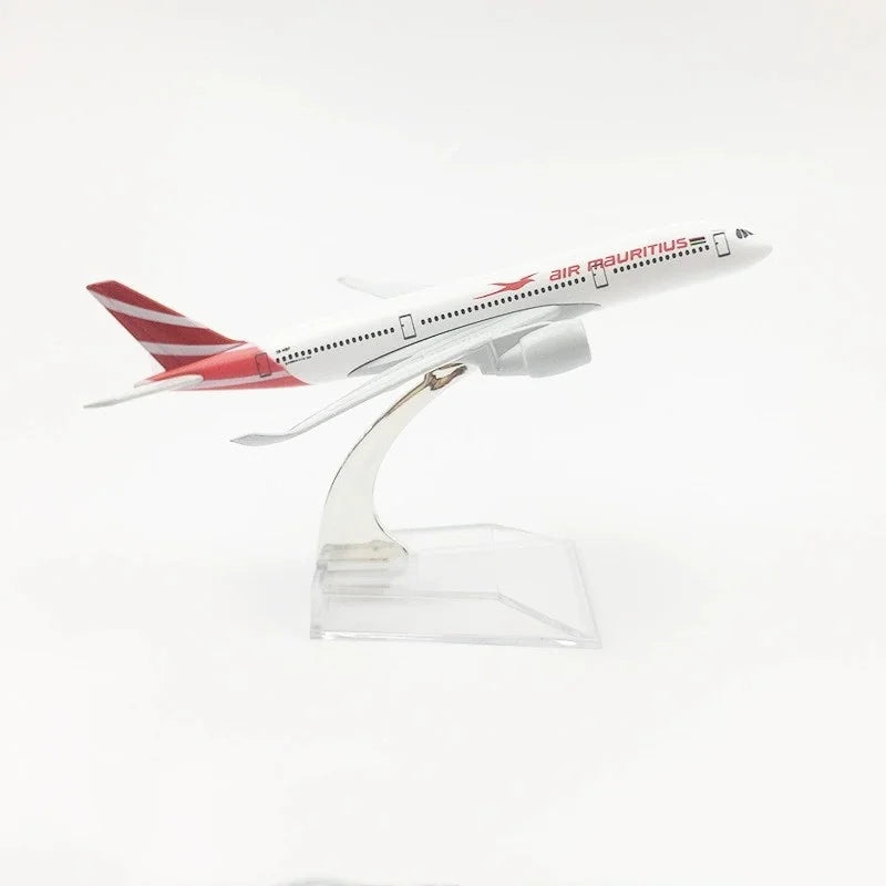 16CM Scale Plane A350 Aircraft Model Alloy Metal Diecast Airplane Toy Children Kids Gift A350 Series Miniature for Collection