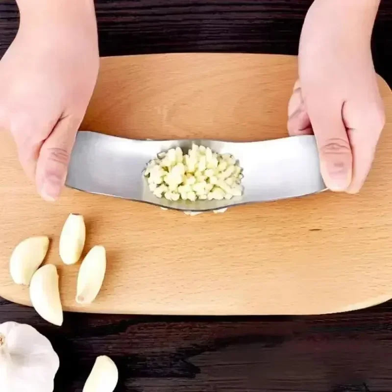 Stainless Steel GarlicPress Crusher Manual Garlic Mincer Chopping Garlics Tool Fruit Vegetable Tools Kitchen Accessories Gadget