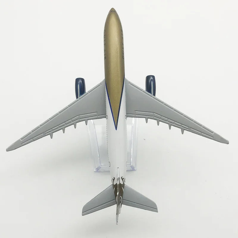 Gulf Air A330 Airplane Model 16cm 1/400 Scale Die-Cast Metal Toy Collectible Unassembled Educational Air Travel Theme