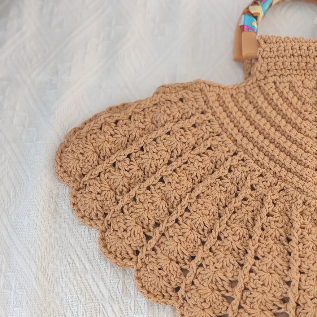 Crochet Shell Shape Bag Femme with Resin Handbag Handle Ladies All-Match Clutch Bag Crochet Bag Purse