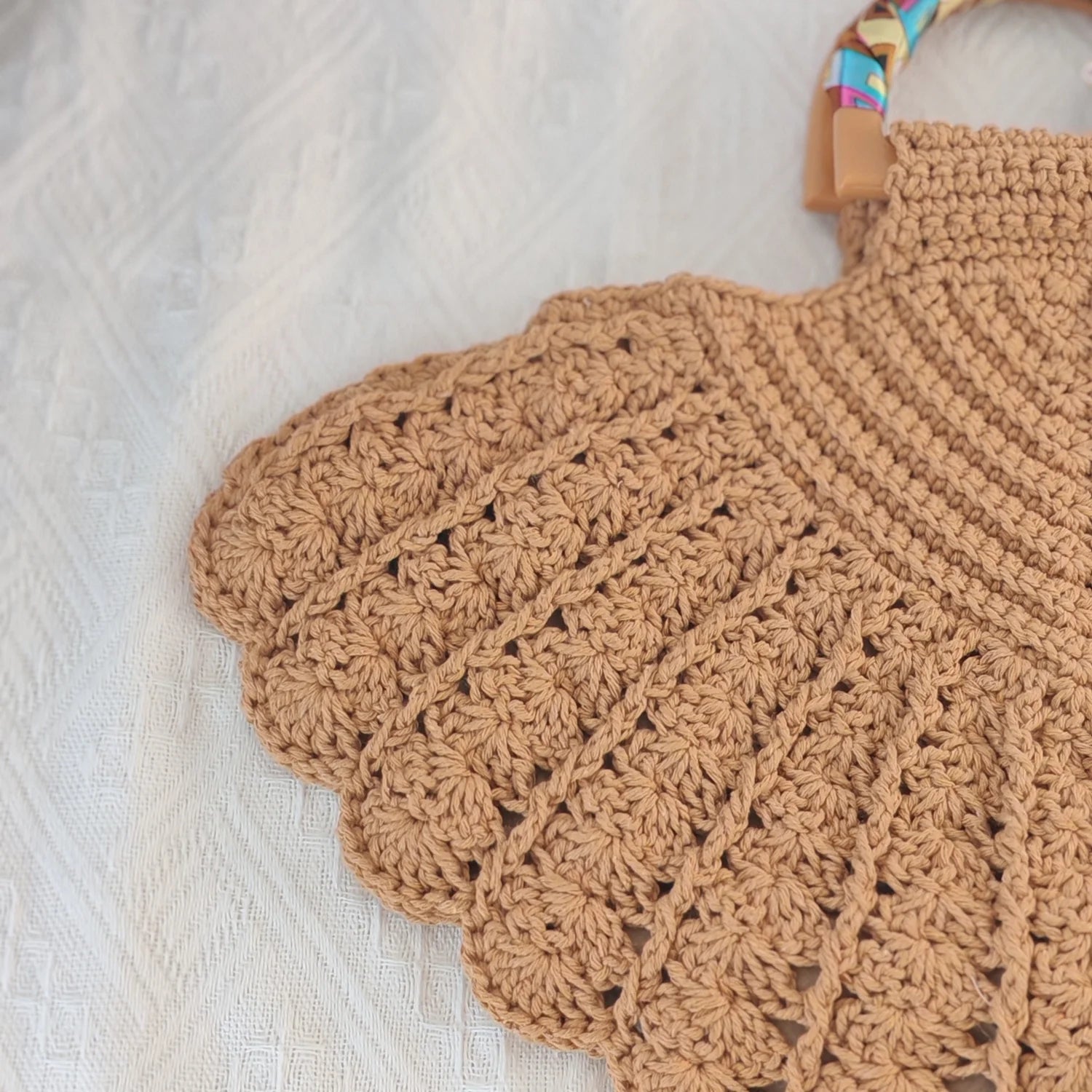 Crochet Shell Shape Bag Femme with Resin Handbag Handle Ladies All-Match Clutch Bag Crochet Bag Purse