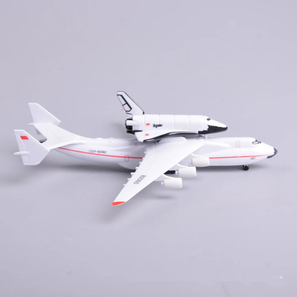 1:400 Scale Airplane Model Antonov AN225 Mriya Spacehuttle Transport Model Replica plane Toy Souvenir Hobby Collection gift