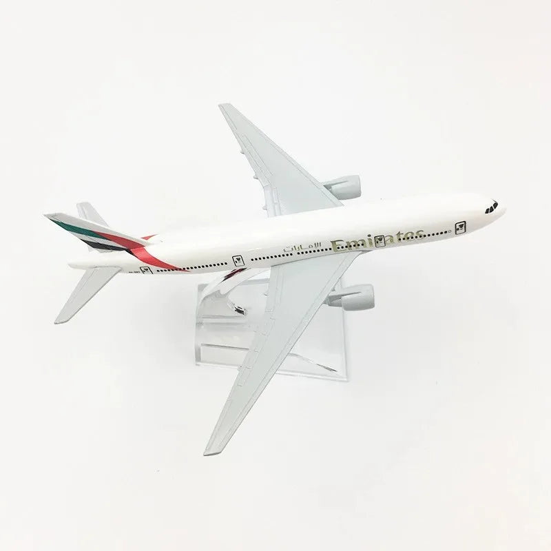 16CM Model 777 UAE B777 Emirates Airways Model kit for adults Alloy child toy plane Diecast child toy plane With Landing Gear