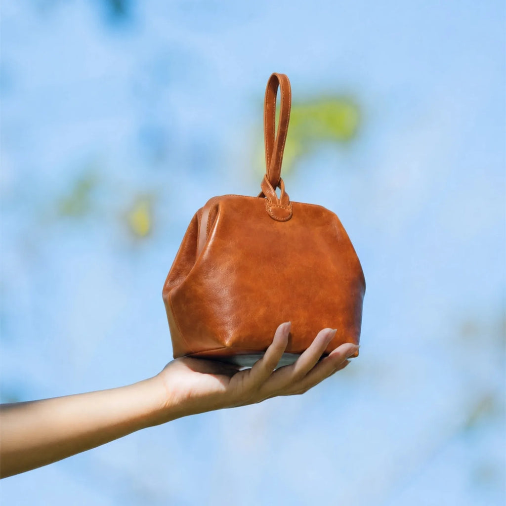 CONTACT'S Summer Small Handbags for Woman  Full Grain Leather Handmade Seaside Travel Causal Bag Fashion 2026 Ladies Handbag