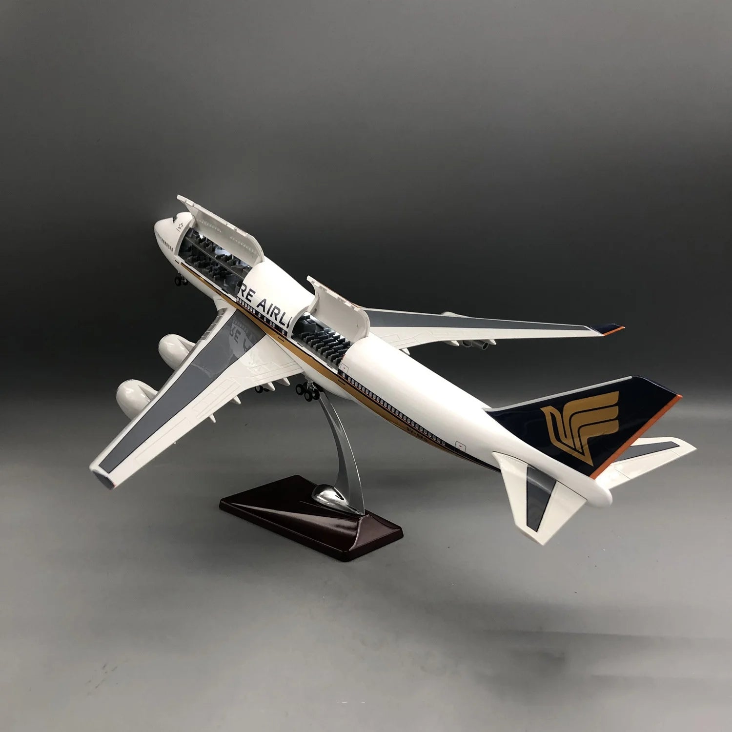 47cm Diecast 1:160 Scale Airplanes B747 Singapore Airways Resin Plane Model Kit Opened Hatch Door With LED Aviation Hobbies Toy