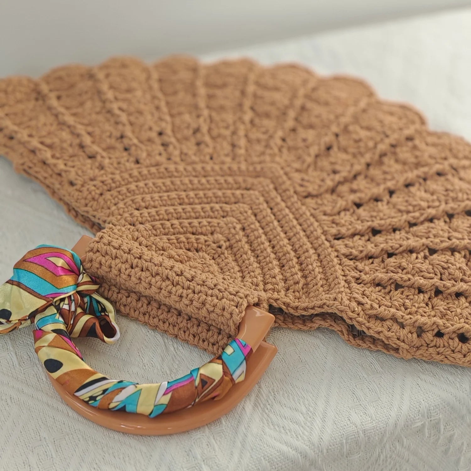 Crochet Shell Shape Bag Femme with Resin Handbag Handle Ladies All-Match Clutch Bag Crochet Bag Purse