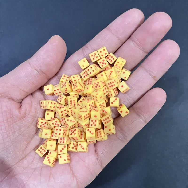 200Pcs 12colors 5*5*5mm Solid Clear Transparent Mini D6 Acrylic Right Angle Point Dice Six Sided Cube For Board Game accessories