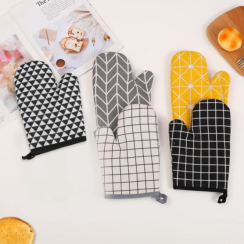 2PCS high-temperature resistant oven gloves, anti scalding, anti slip, thickened cotton and linen insulation gloves, household m