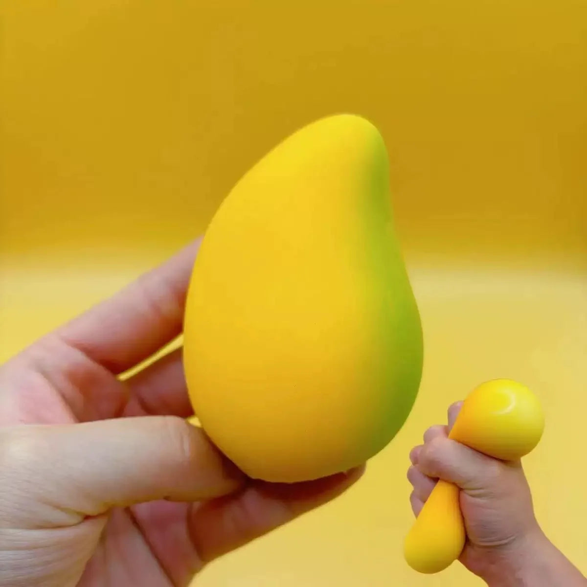 Handmade Crispy Mango Stress Ball Squeeze Toy, Color-Changing Mango Squishy Fidget Ball, ASMR Sensory Stress Relief Toy