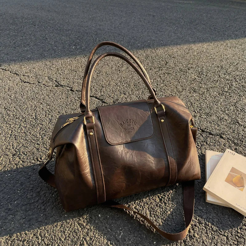 Large Capacity Retro Patent Leather Crossbody Bag Glossy PU with Zipper Adjustable Strap Shoulder Bag for Daily Commute