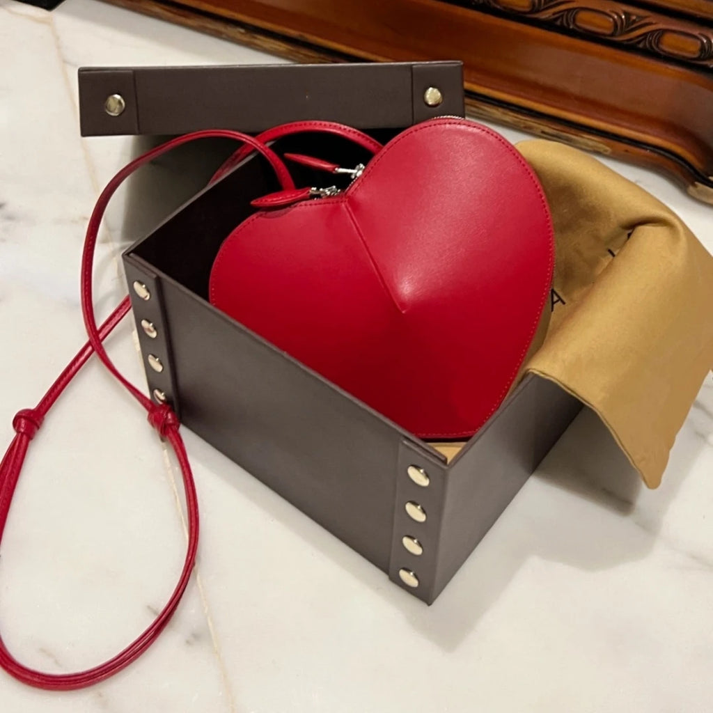 High-End Mini Love Bag Fashionable Peach Heart Box Bag Niche Design Stylish Bag Textured Single Shoulder Crossbody Bag Gift Box