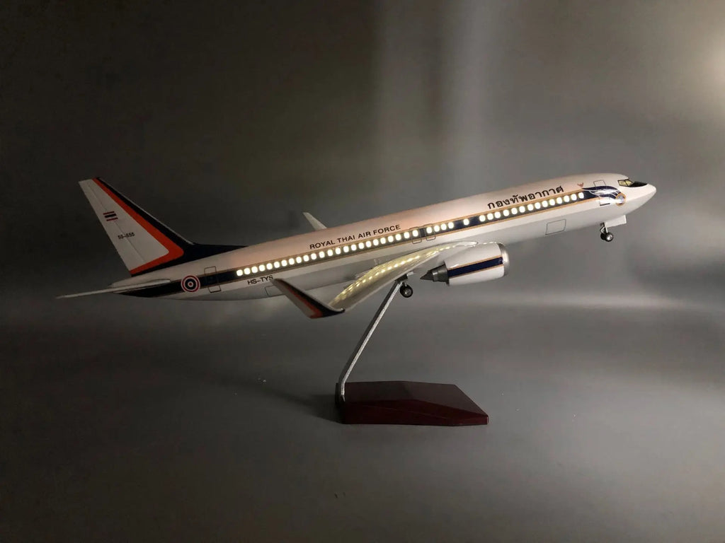 Royal Thai Presidential Boeing 737 Airplane Model 47cm Simulated Static Aircraft With Lights And Wheels For Collection Display