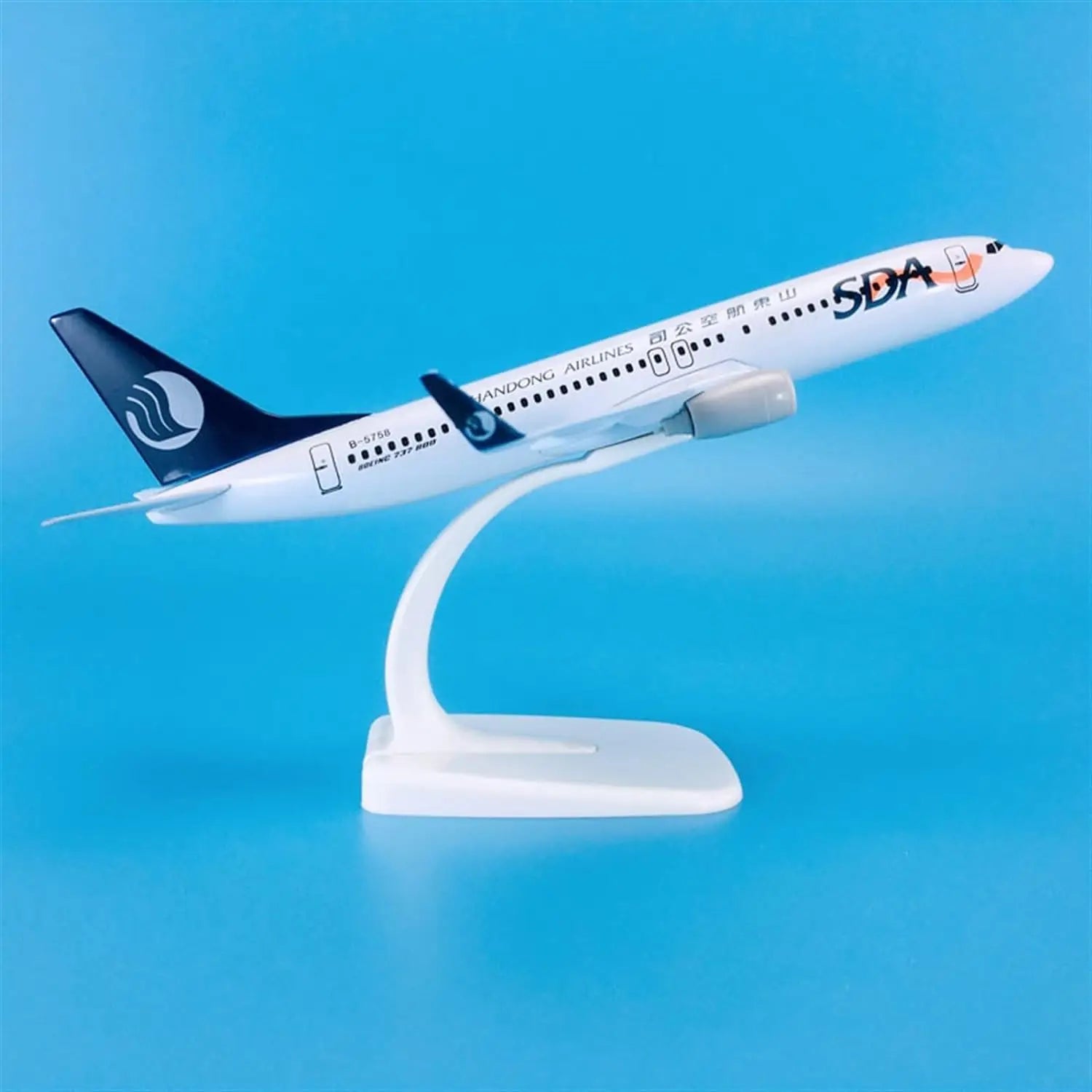 20cm Airplane Aircrafts B737 for Shandong Airlines Static Die Casting Plane Model With Landing Geal Model Plane Kit collection