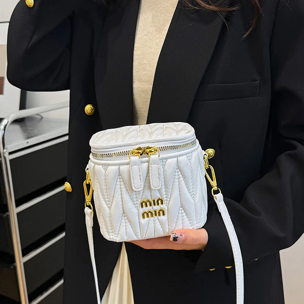 2026 new makeup bag, high-end design, niche and versatile box bag, simple messenger bag for women