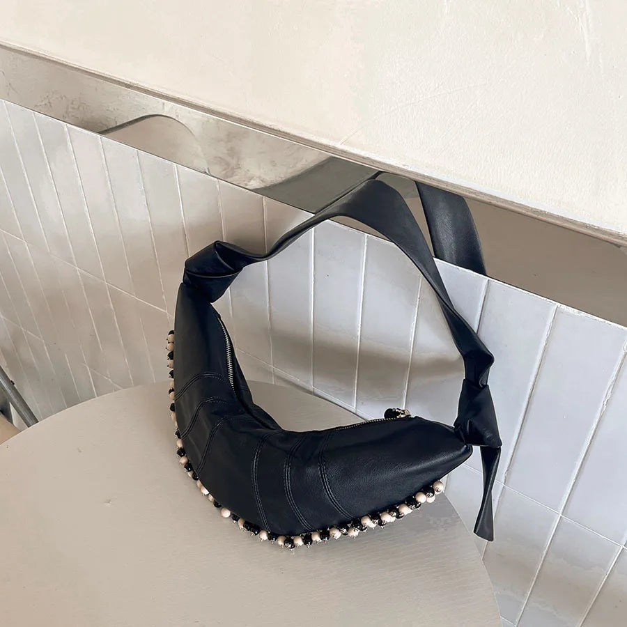 Personality niche trend messenger bag locomotive bag rivet simple versatile temperament chain single shoulder dumpling bag