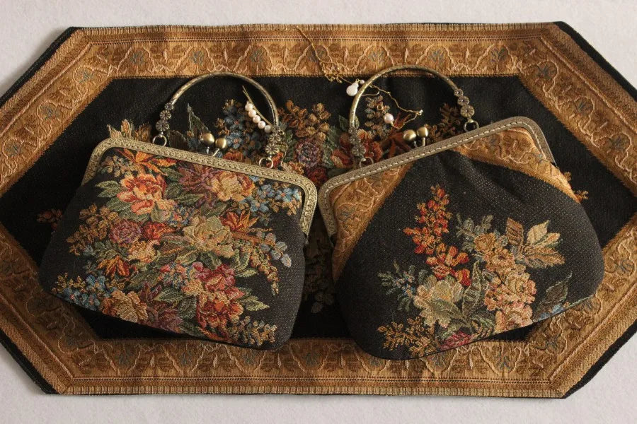 Lost in Vinatge 1950s Floral Tapestry Embroidered Bag Gold Chain Handle Petitpoint Clutch Antique Kiss Lock Small Evening Bag
