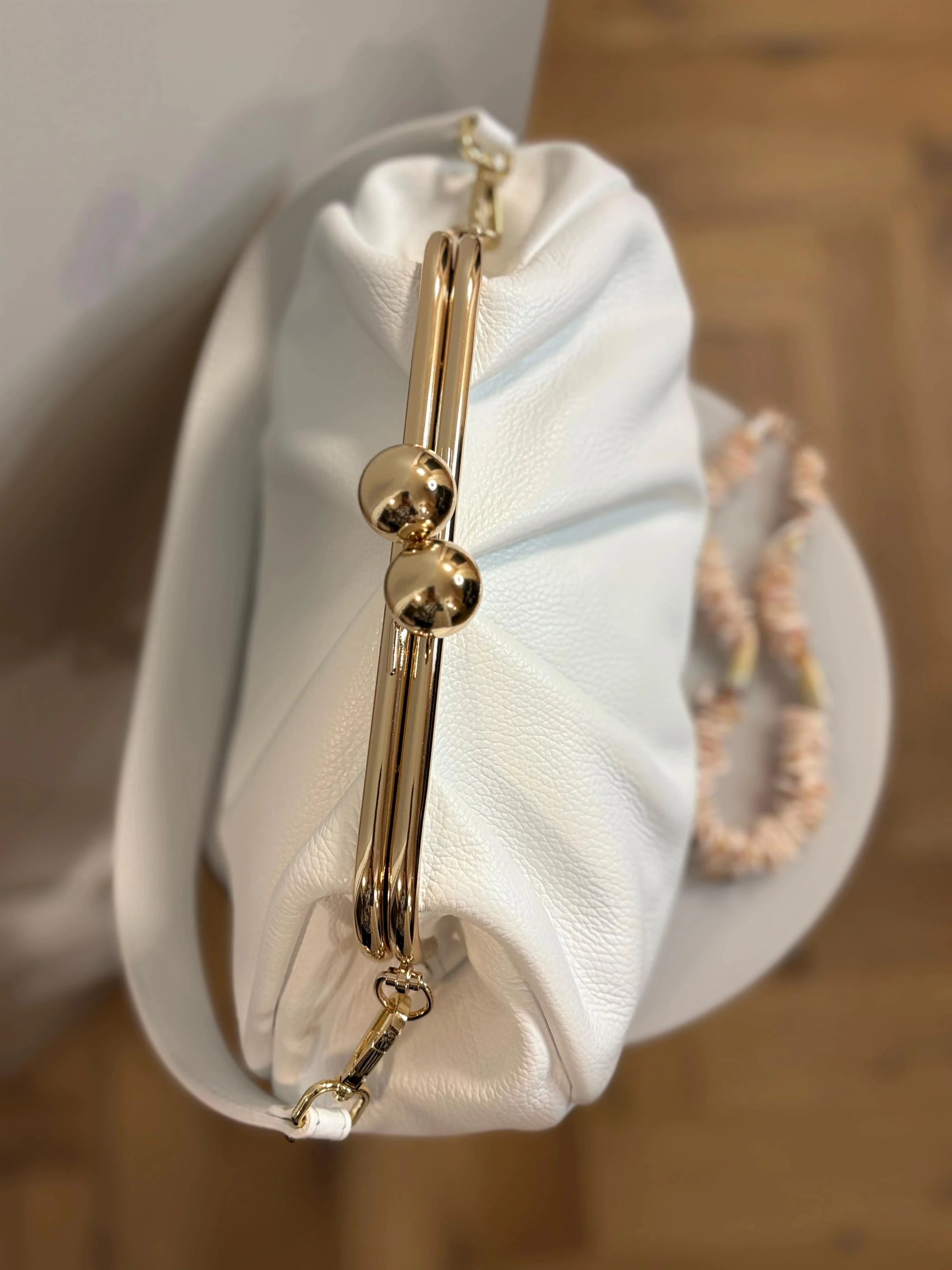 LOST IN VINTAGE Large Purse 35x20x12cm Artficial Leather Premium Plus Bag Big Ball Kiss Lock Clutch Purse Clutch Deep Folds Bags