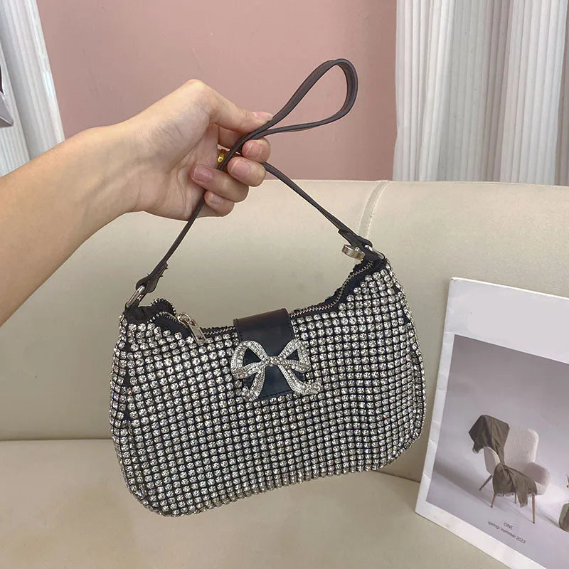 Full of water Diamond Celebrity Personality Pillow Bag Banquet Bento Boston Pearl Clutch Messenger Bag