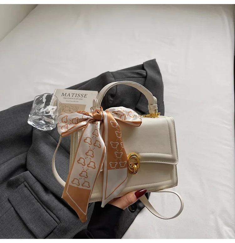 Foreign Style Handbag Hand Carry Out White Bag Women 2026 New Crossbody Package Niche Fashion Messenger Pack Ins Versatile Bags