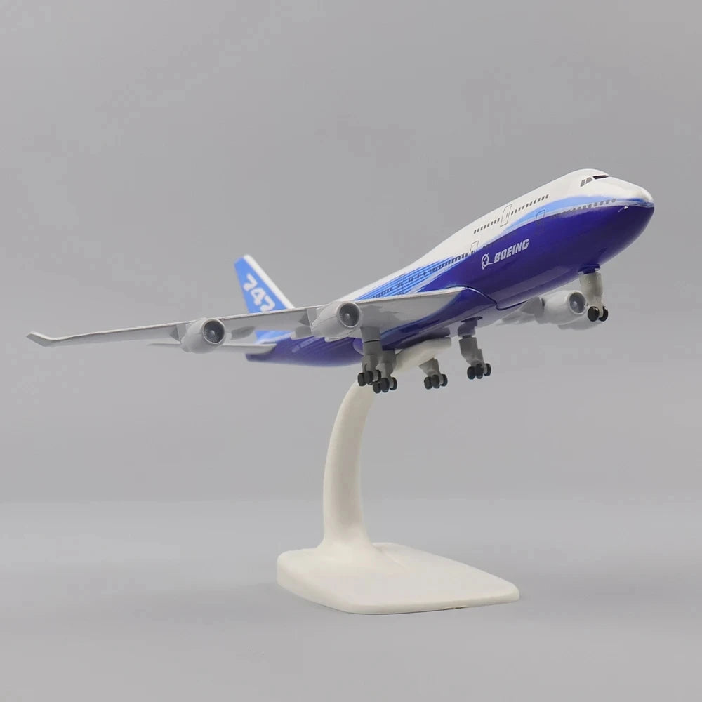 20CM Original B747 Aircraft Model Replica Alloy Material Souvenir Plane Gift with Wheel Base Collectible for Aviation Enthusiast