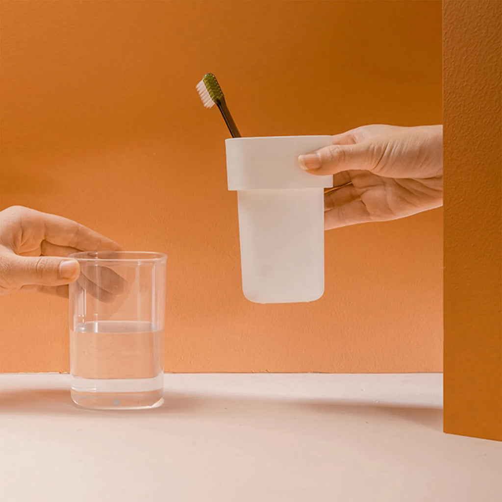 1Pcs Creative Design Toothbrush Storage Cup Portable Travel Toothbrush Cup Quality Plastic Bathroom Gargle Container