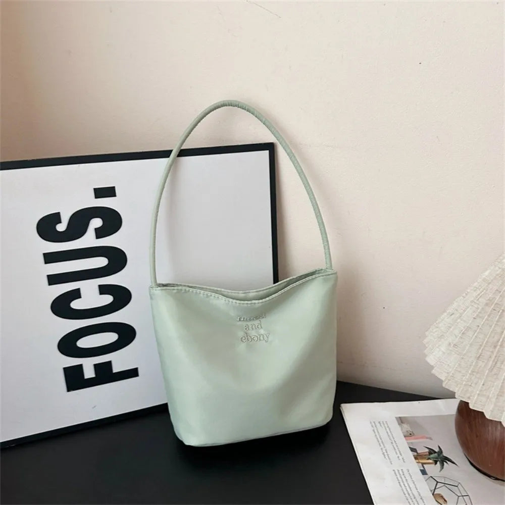 Fashion Oxford Shoulder Bag Embroidered Letters Large Capacity Underarm Handbag Waterproof Commuting Bucket Bag Women
