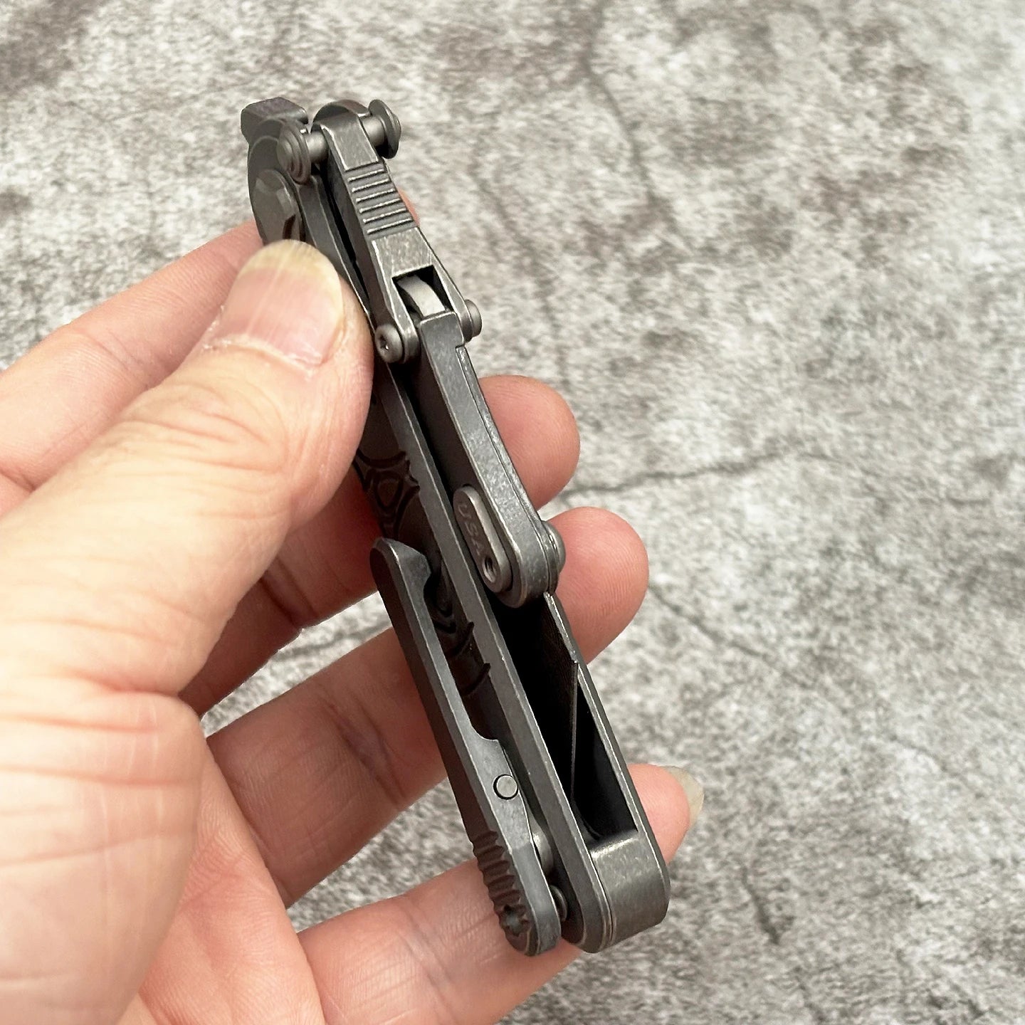 EDC Pocket Tool Eagle Claw Titanium Alloy Knife with Replaceable Blades Quick-Open Utility Knife Outdoor Portable Folding Knife