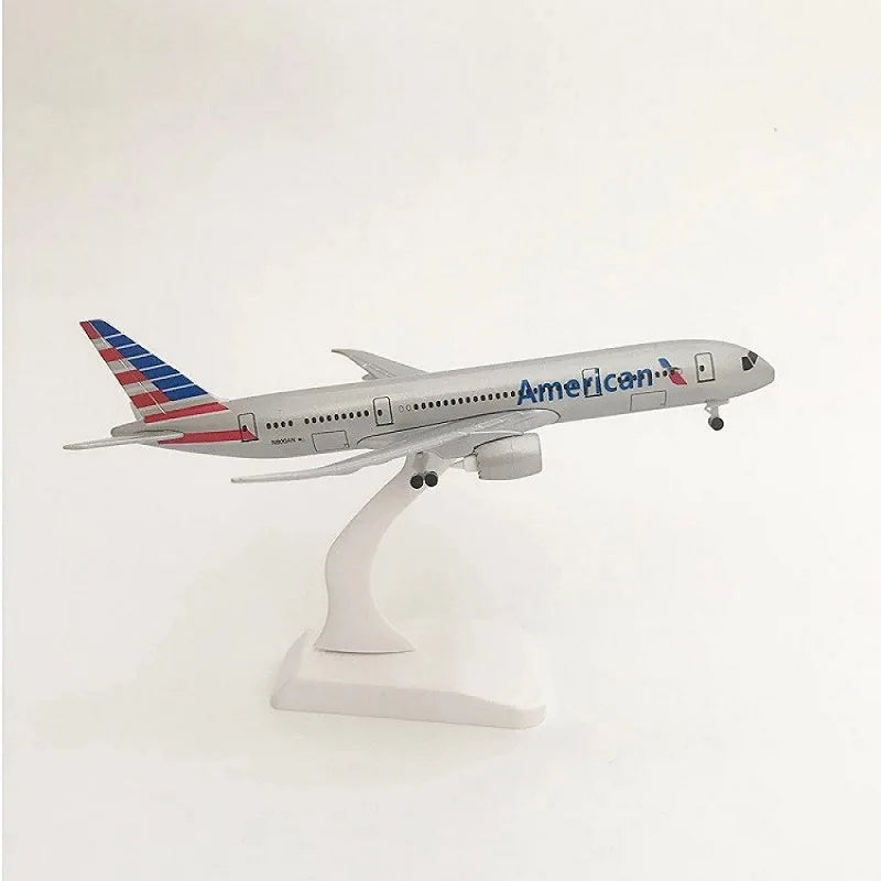 1/400 Scale Metal Toys Kids Airplane Model 20cm B777 American Airlines Model Plane Diecast Wheels Landing Gears