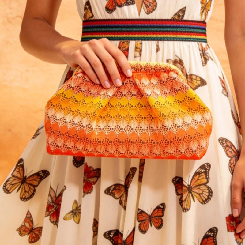 2026 Summer New Design Orange and Red Gradient Zigzag Pattern Knitted Clutch Bag Ethnic Style Bohemian Pleated Cloud Clasp Bag