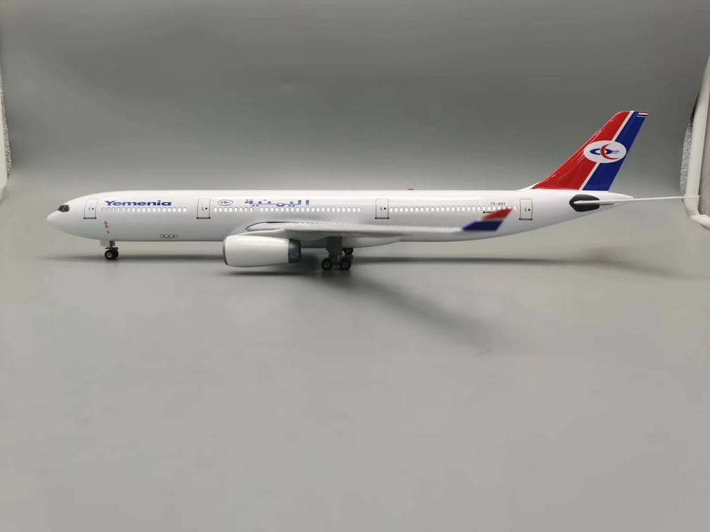 Airplane Diecast Resin 1:135 Scale Model Plane A330 Yemen International Airways Collectible Miniatures Airplane Wheel Toy Gift