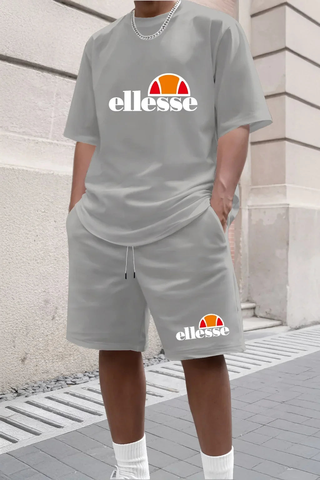 New men's casual and fashionable outdoor clothing for the summer of 2026, with a simple style