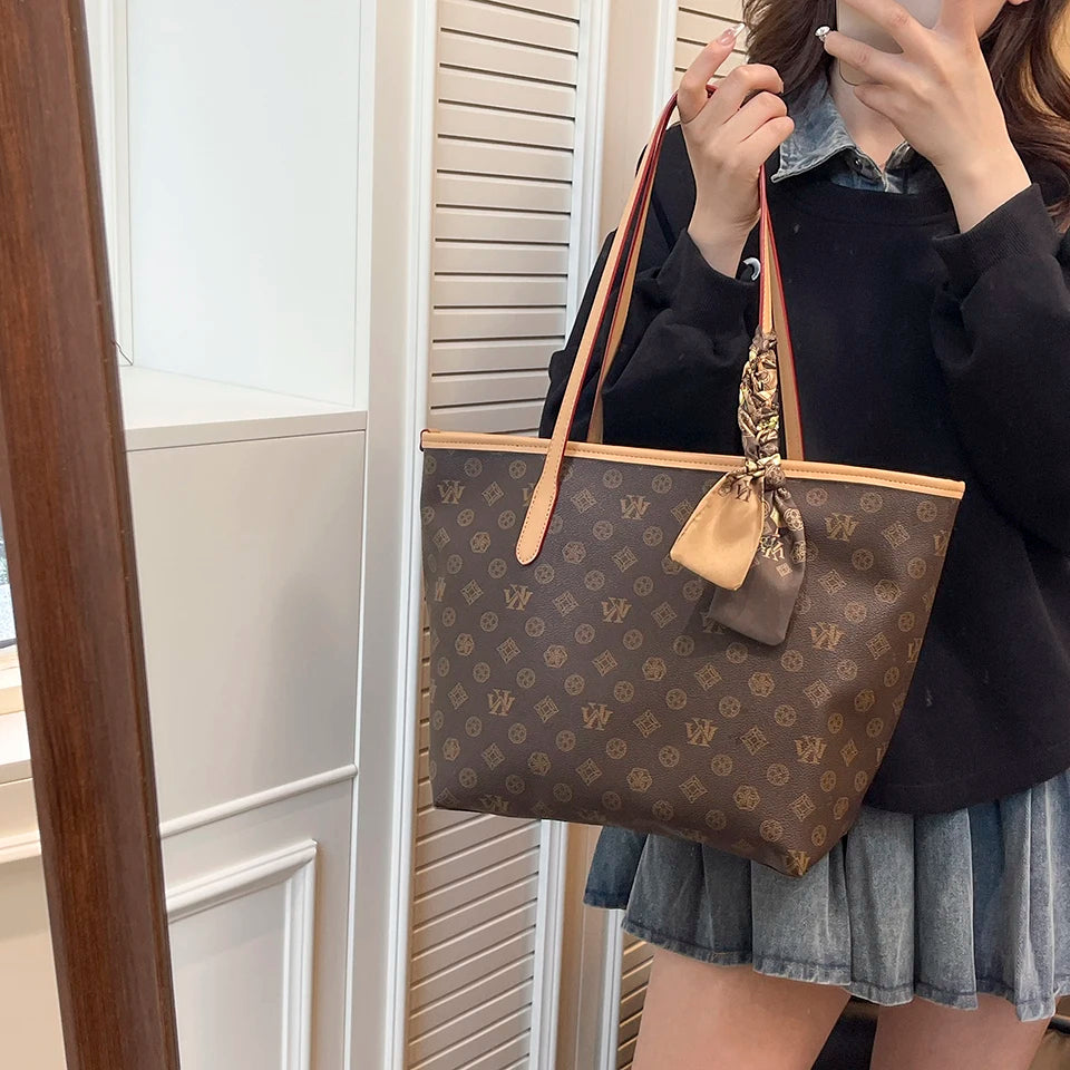 Fashionable Luxury Leather Women Messenger Bag Classic Designer Paris Casual Simple Vintage Trendy Design Diaper Bag