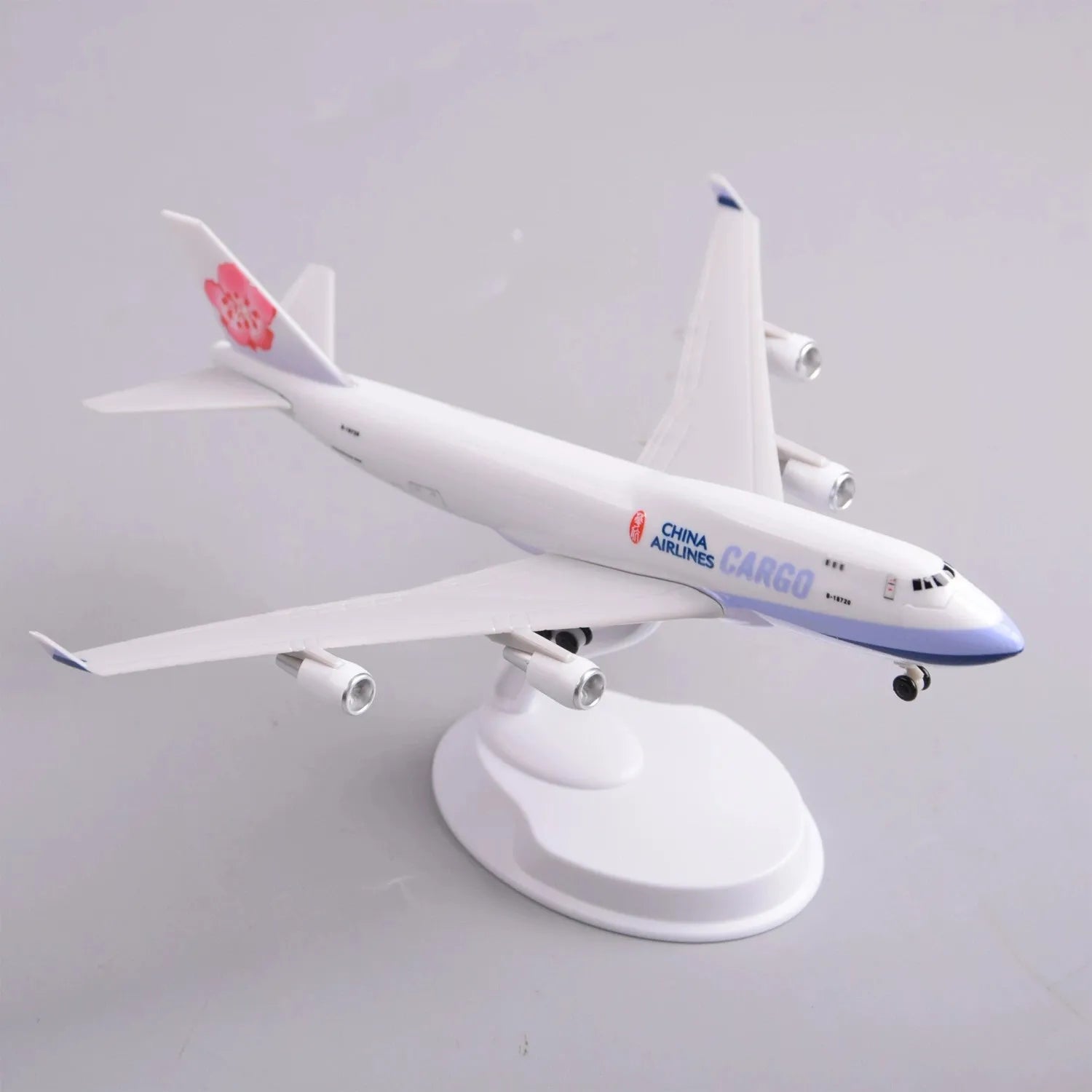 CHINA Cargo B747 Airplane Toy Openable Cargo Door 20CM Scale ABS Model Miniature Airplane Toy Model Souvenir Toy Plane Aviation