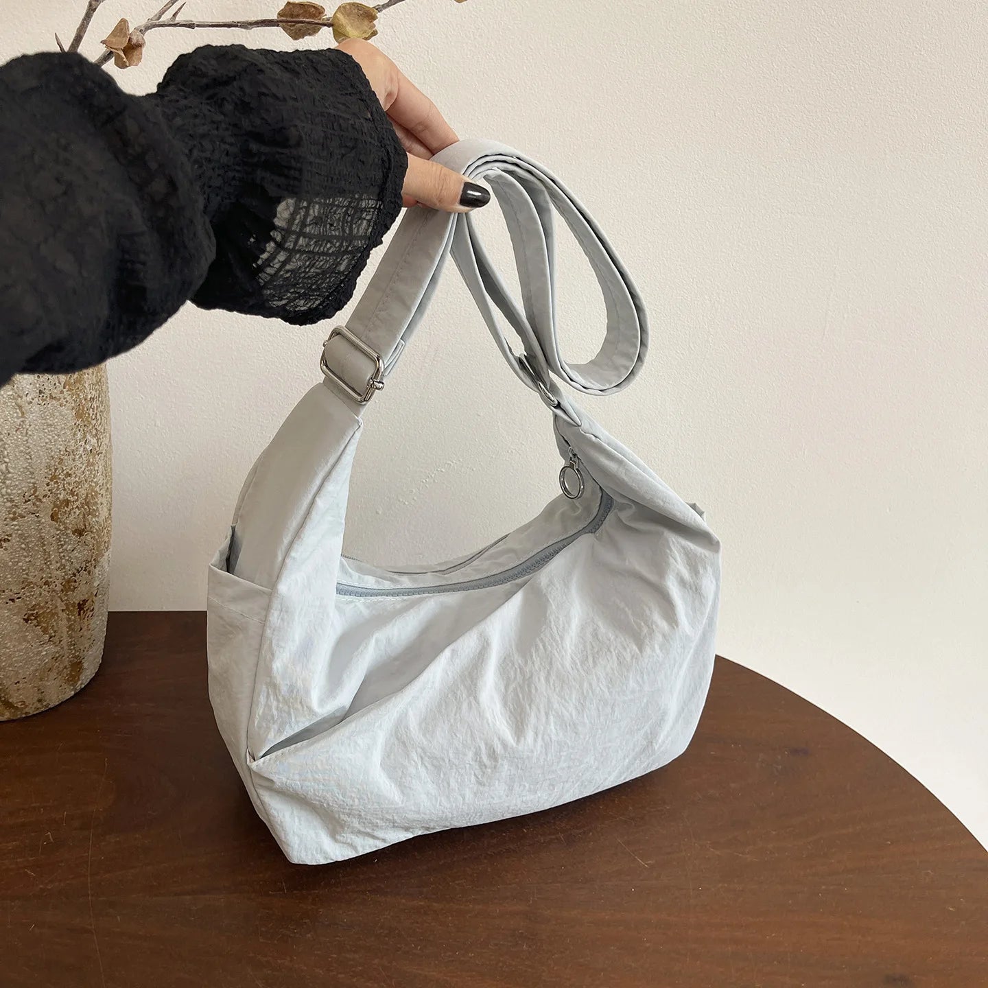 New Korean Style Fashion Nylon Shoulder Dumpling Bag  Large Capacity Lightweight Casual Crossbody Bag Daily Commuting Tote Bag