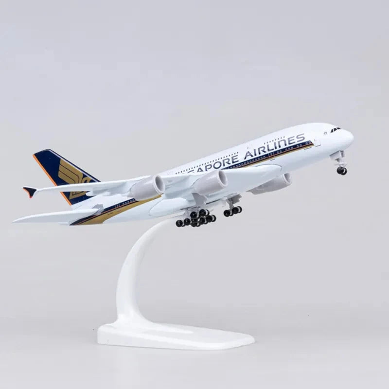 Metal Aircraft Airliner Model 20cm 1:400 Singapore Airlines A380 Metal Replica Alloy Material Aviation Simulation Toys Boy Gift