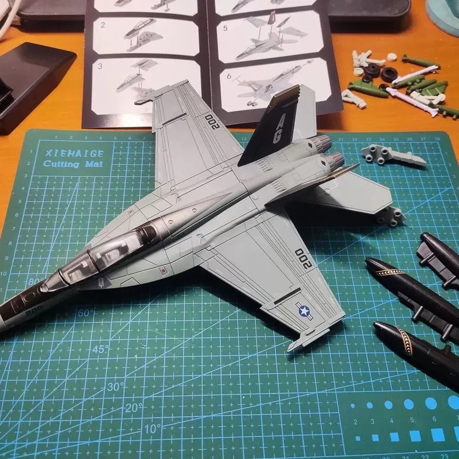 Creative Military Diecast DIY Assemble 1:72 Scale F18 Fighter F-18 Airplane Model Aircraft Model Toy Plane For Boy Educational C
