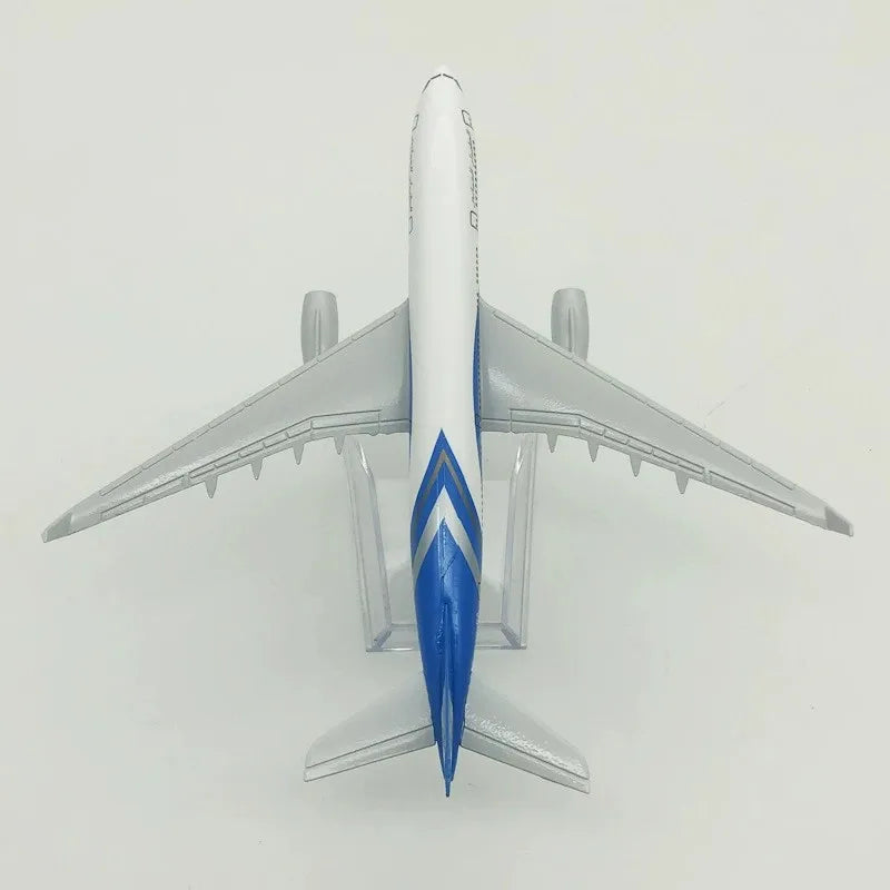 1:400 Scale Metal Model Airplane Toys Accessories 16CM Oman Air Airways A330 Airplane Model  Replica Alloy Material Aviation
