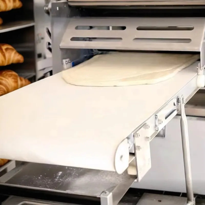 Automatic Bakery Phyllo Puff Pastry Laminadora De Masa De Panaderia 30 kg Roller Mini Small Dough Sheeter Flatten Machine Price