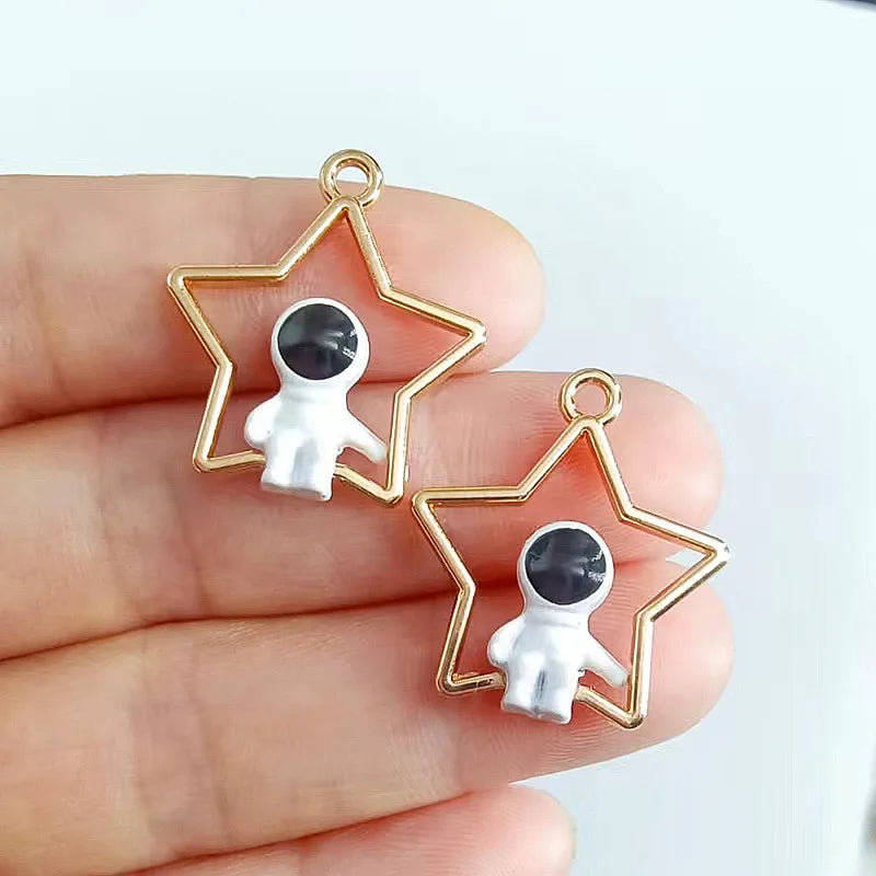 10pcs Cute Pick Up Stars Astronaut Charms Alloy Enamel Charm Pendant For Jewelry Making DIY Couple Bracelets Floating