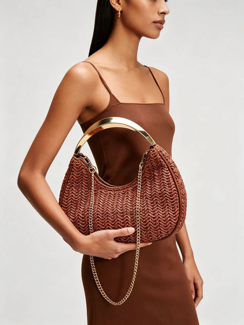 Elegant Metal Handle Dumpling Shaped Crossbody Bag for Women Lightweight Luxury Handbag Wedding Party Bag Ladies New Model