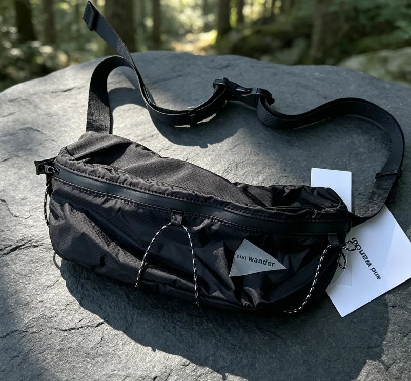 And wander invista nylon, lightweight, wear-resistant, tear-resistant, waterproof, messenger bag