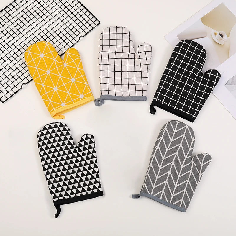 2PCS high-temperature resistant oven gloves, anti scalding, anti slip, thickened cotton and linen insulation gloves, household m