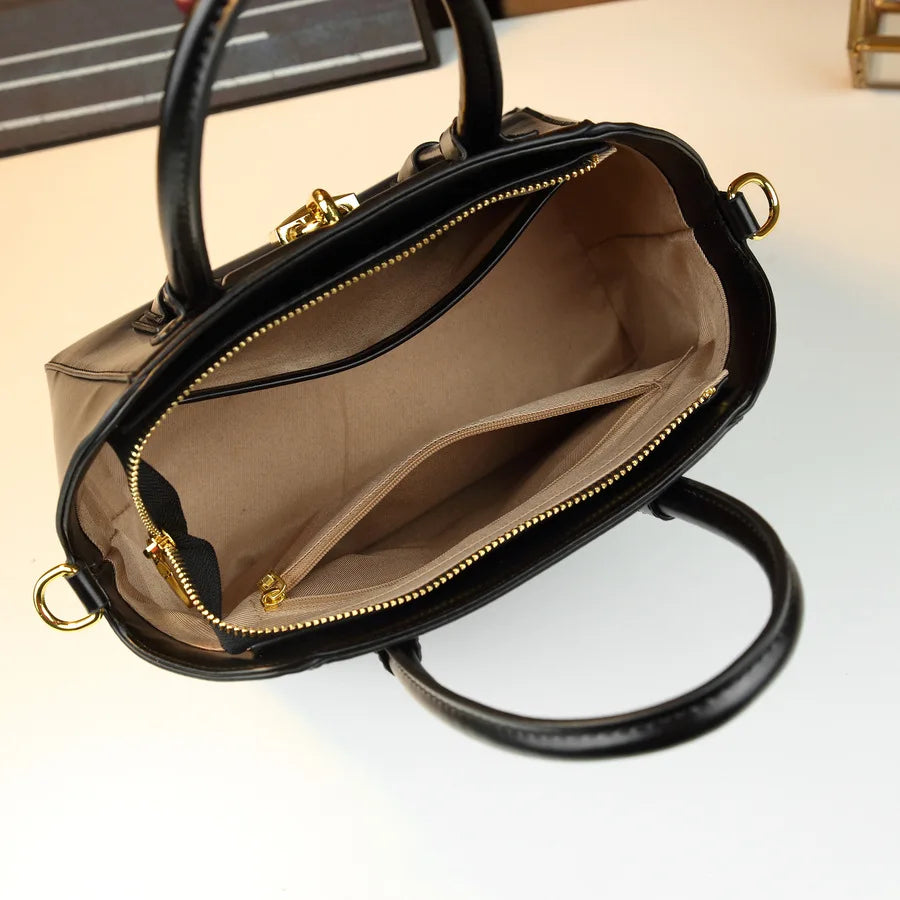 Designer Paris Minimalist Classic Diaper Bag for Women Letter Logo Leather Tote with Fashionable Crossbody and Shoulder Strap