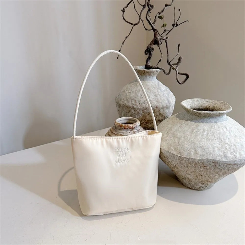 Fashion Oxford Shoulder Bag Large Capacity Embroidered Letters Tote Bag Waterproof Commuting Bucket Bag Girl