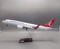 Simulated B737 Türkiye Airlines 737 Airplane Toys Model Scale 47cm Length with LED Lights Highly Simulated Resin Material for